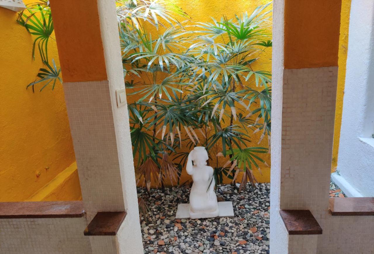 โอเวอร์ เดอะ ฮิลล์ รีสอร์ต Hotel Poovar ภายนอก รูปภาพ