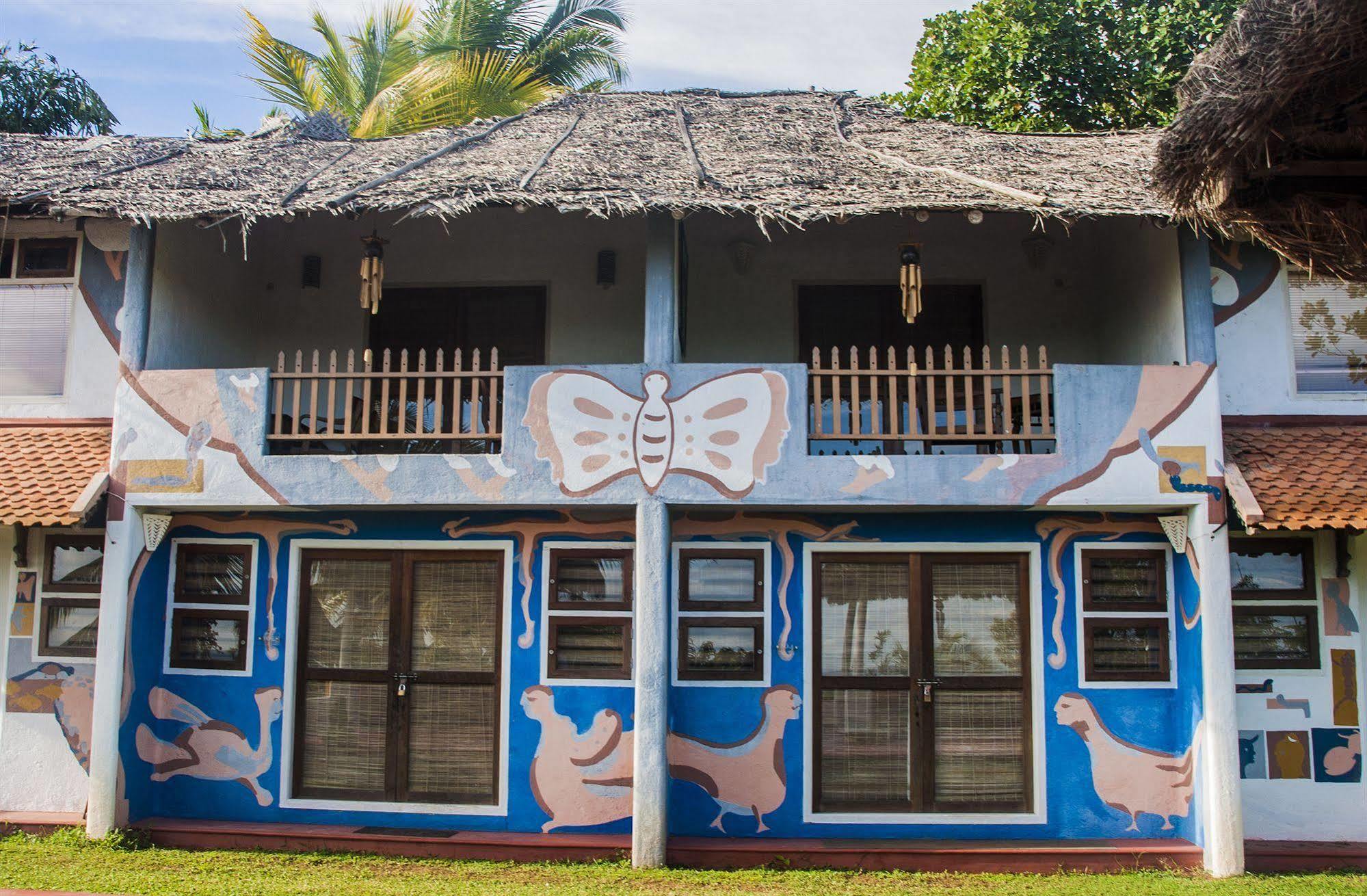 โอเวอร์ เดอะ ฮิลล์ รีสอร์ต Hotel Poovar ภายนอก รูปภาพ